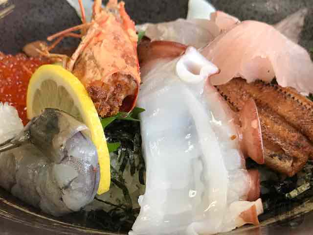 播州赤穂のくいどうらくで豪 海鮮丼をいただく まさに豪快な海鮮にびっくり セカウマ牡蠣生産者視察記17夏 でぐっち 食