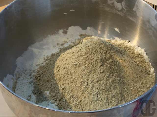 小麦粉に500%の牡蠣パウダーを入れ理論値200%の牡蠣麺を作ることに