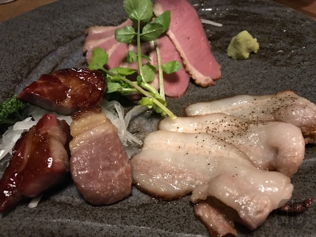 三軒茶屋 燻製201号室 〜 燻製って何で美味しさ倍増になるんでしょうね。いろんな薫製を楽しんできました