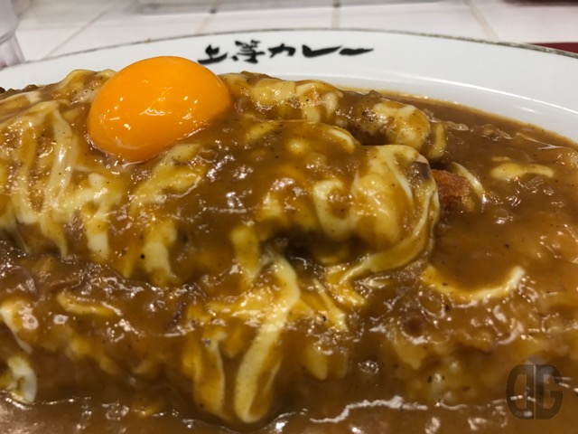 上等カレー(飯田橋)でルウ大盛ライス大盛のトンカツカレーにチーズをトッピングしました♪