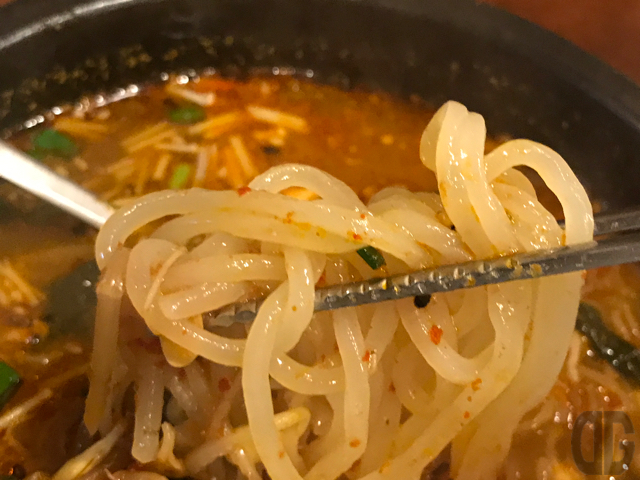 ソウルソウル(飯田橋)でオススメの麺、ユッケジャンつけ麺をいただく