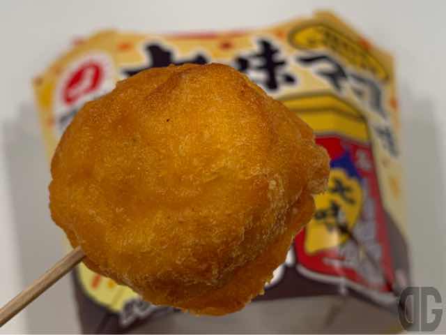 衣の中にチラっと七味が見えます！