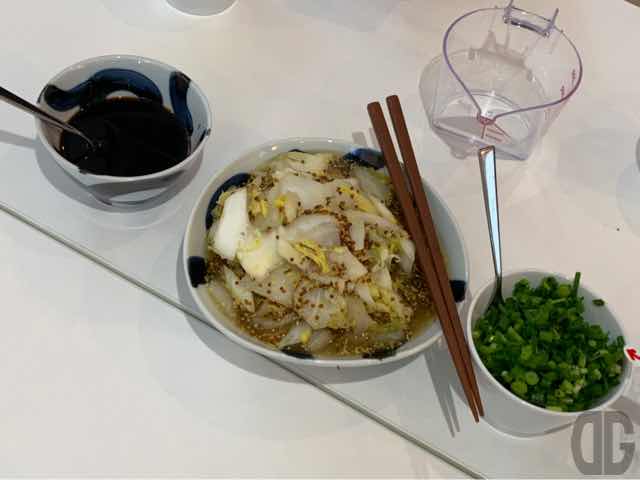 右からネギ・白菜のピクルス・返し