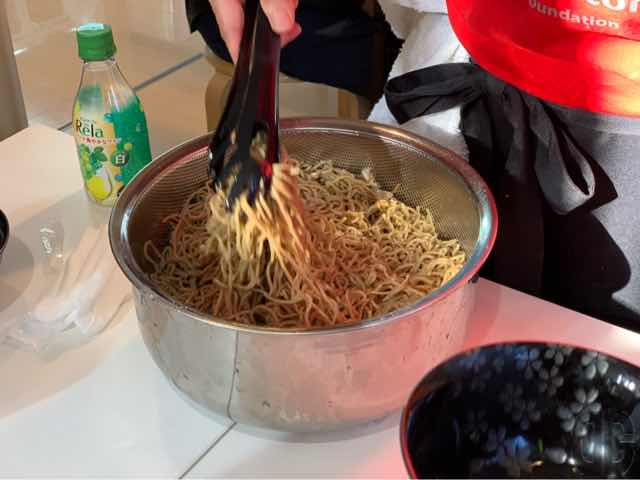 全粒粉を使った25%牡蠣麺
