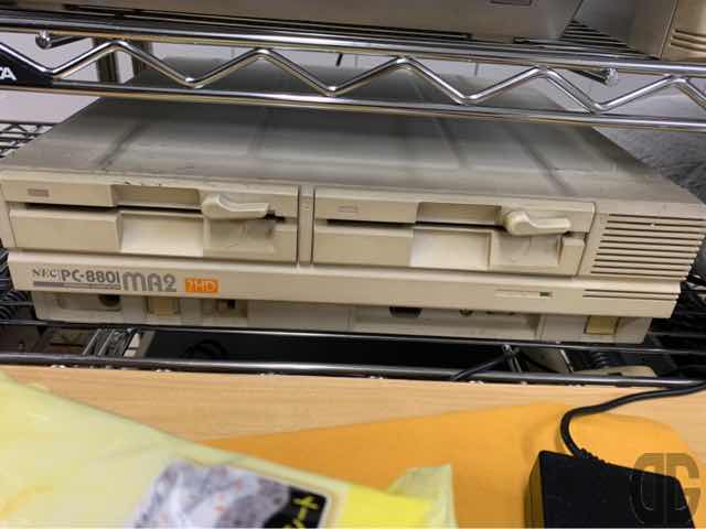 NEC PC-8801MA2。8ビット番のPC88の最終盤のはず（16ビットCPUとのハイブリッド機PC88VAという機種もありましたね）。実はまだ実家にあります。電源入るかな…